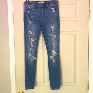 abercrombie and fitch mid/high rise ripped skinny jean
